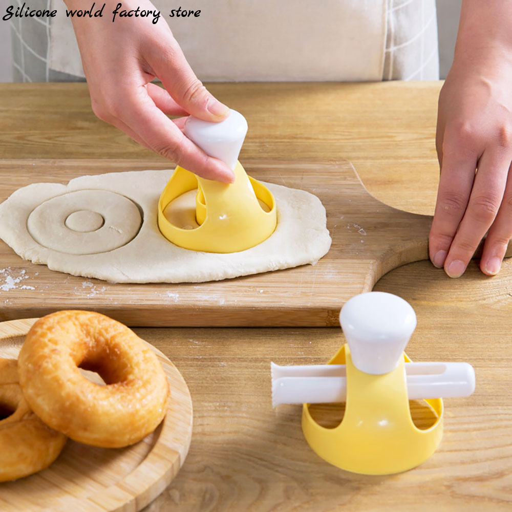 Donut Mold Silicone - แม่พิมพ์ซิลิโคนสำหรับทำขนมปัง ขนมอบ คุกกี้ เค้ก โดนัท อุปกรณ์ทำขนมในครัว